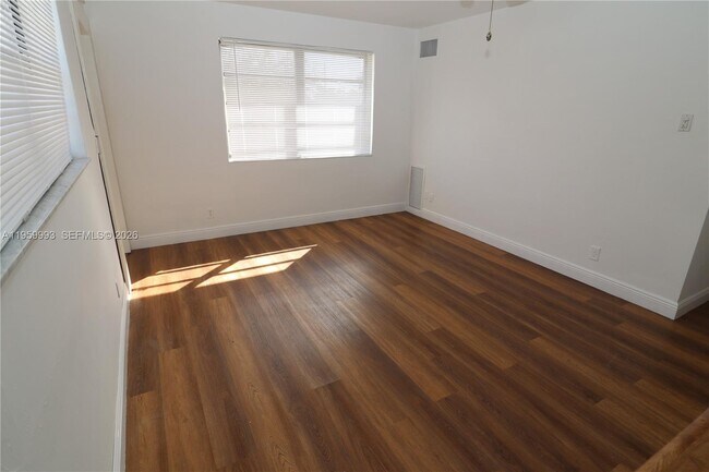 Building Photo - 1206 N 22nd Ave