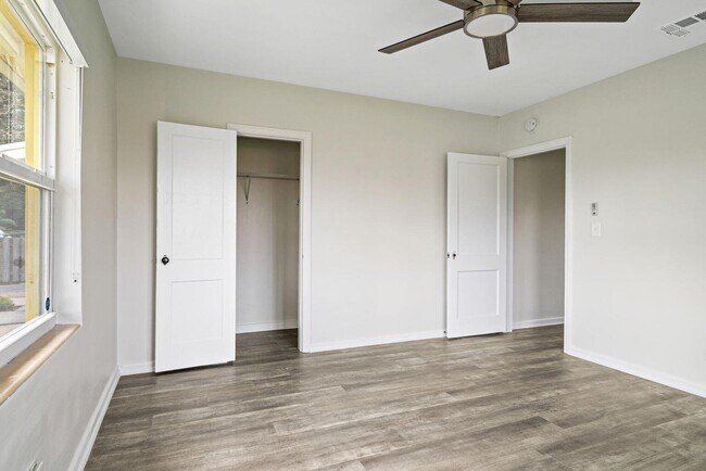 Building Photo - 1205 Longwood St