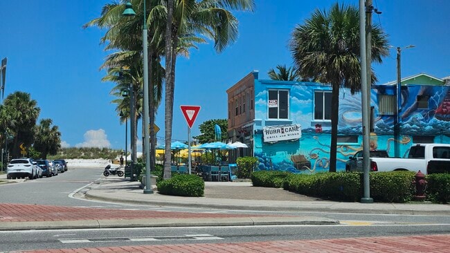 Building Photo - 1150 Bayshore Dr