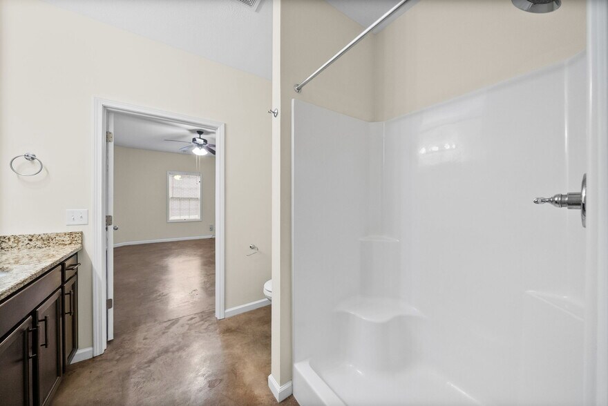 Building Photo - 109 Holland Dr