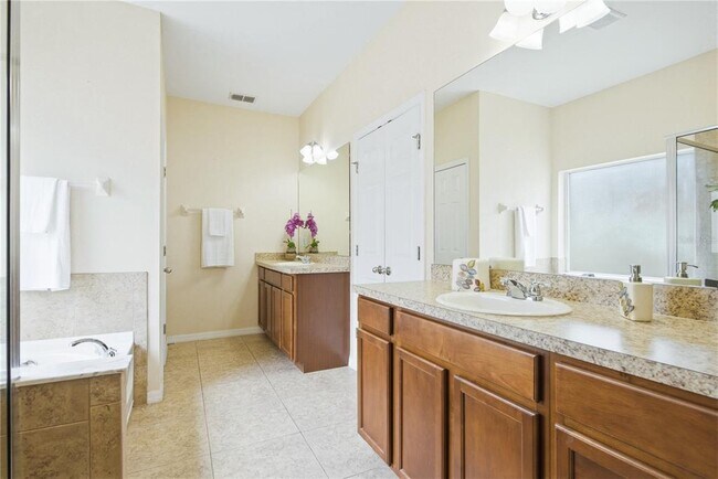 Building Photo - 2211 Barracuda Ct