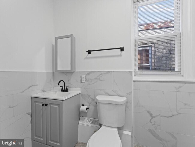 Building Photo - 1618 S 54th St