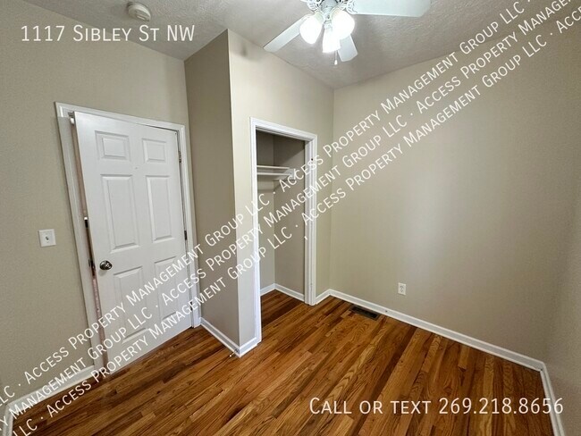 Building Photo - 1117 Sibley St NW