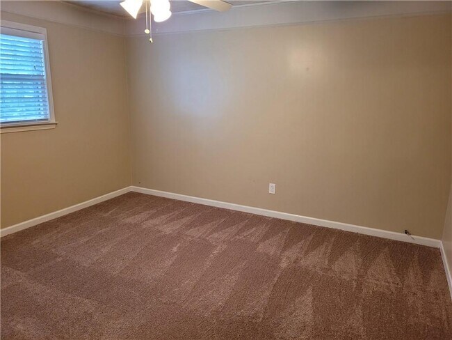 Building Photo - 2800 Davis Rd