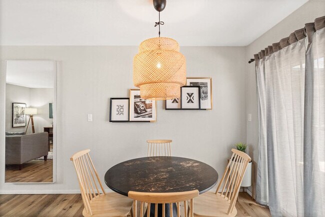 Building Photo - Fashion Square Apt1|SWVillage|Scottsdale|8...