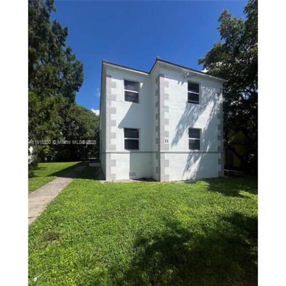 Building Photo - 11 Sidonia Ave