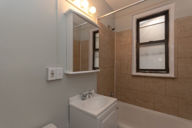 Building Photo - 3824 N Fremont St