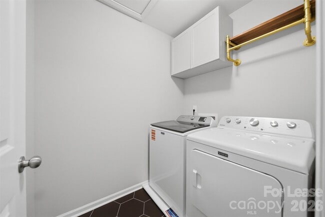 Building Photo - 5041 Mooreland Oaks Way