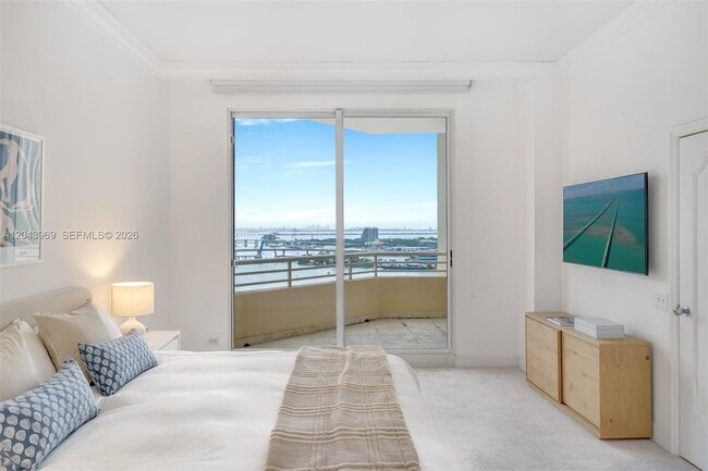 Building Photo - 888 Brickell Key Dr