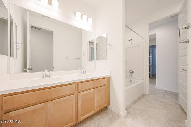 Building Photo - 8726 W Pasadena Ave