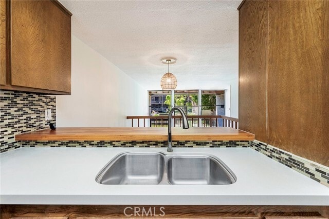 Building Photo - 7107 Marina Pacifica Dr S
