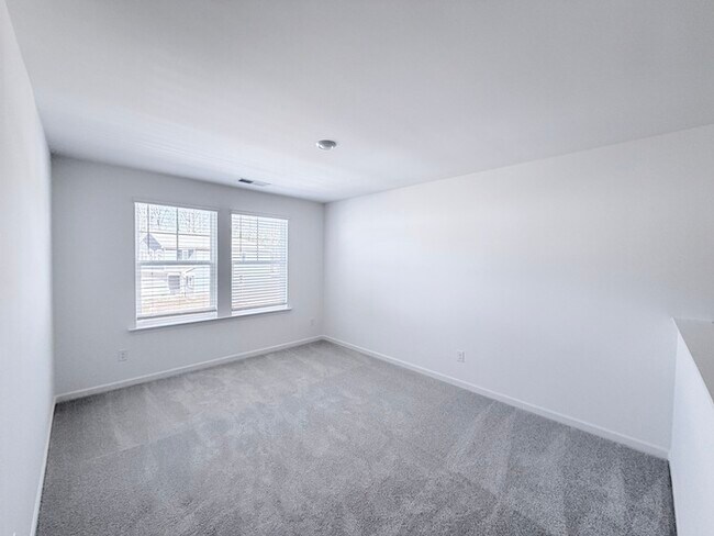 Building Photo - 522 Red Dragon Dr