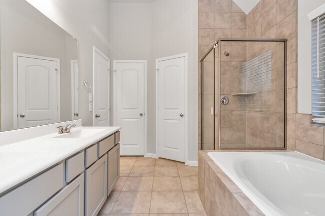 Building Photo - 4406 Low Meadow Ln