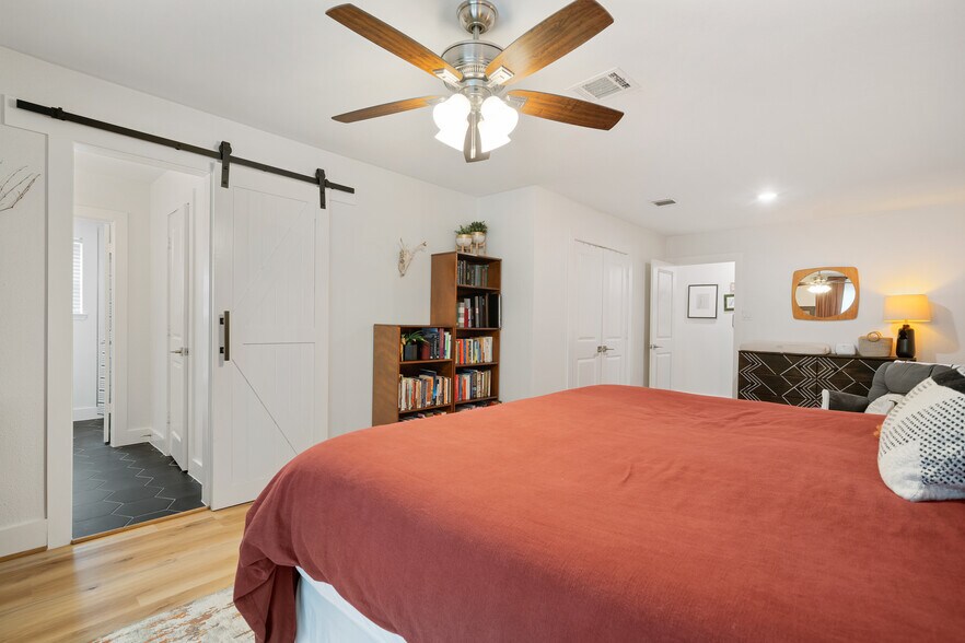 Building Photo - 5602 Greenhill Forest Dr