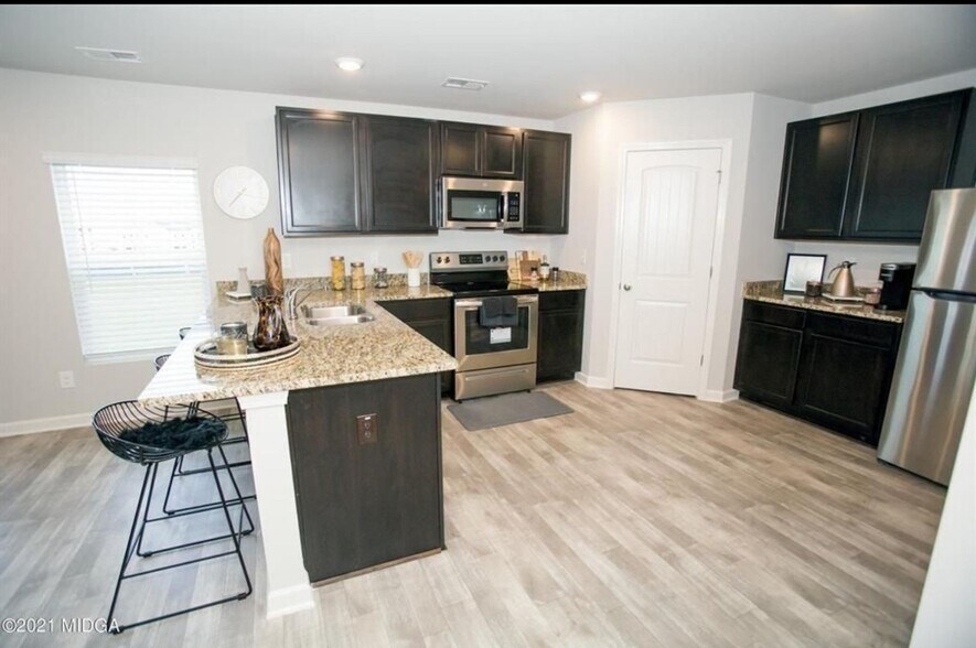 Building Photo - 178 Goodall Woods Dr