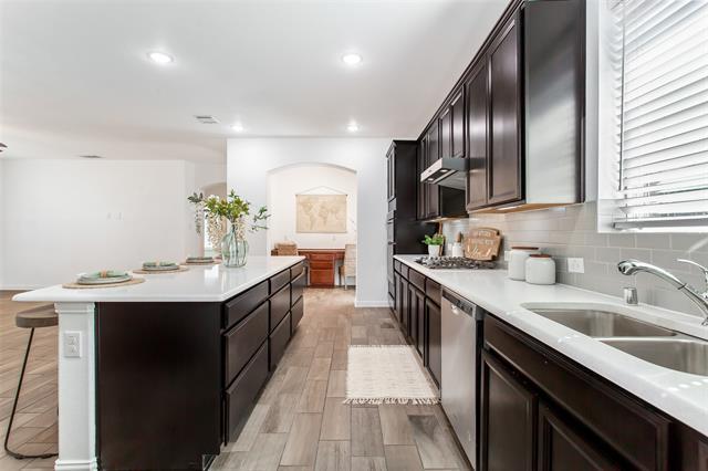 Building Photo - 2104 Miramar Dr