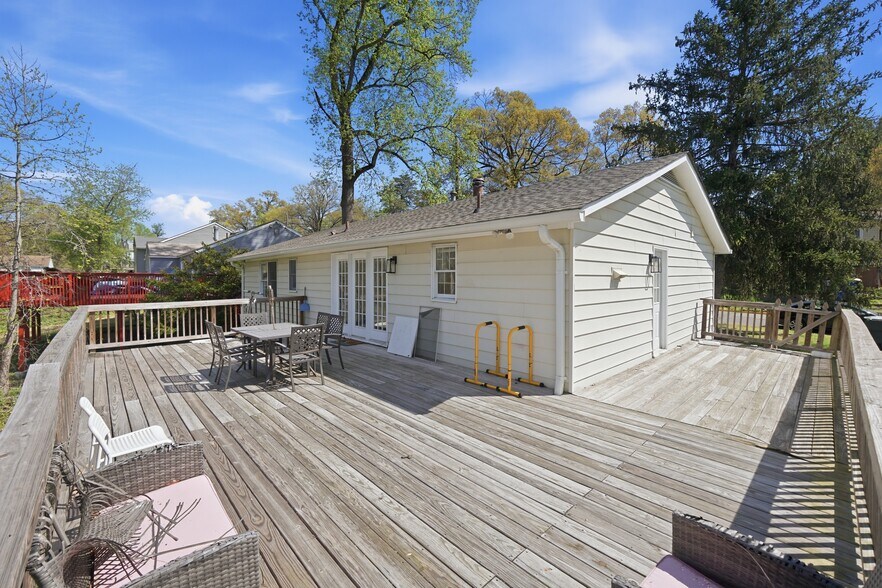 Building Photo - 9008 Autoville Dr