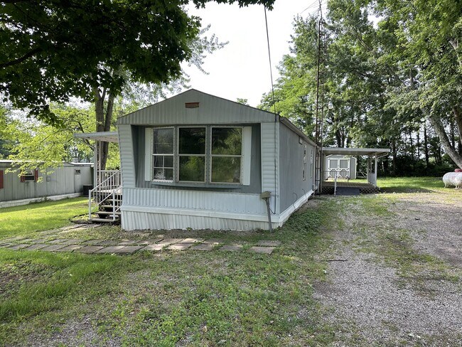 Primary Photo - 1967 Chatsworth Ln