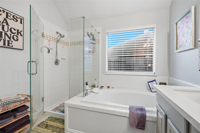 Building Photo - 5755 Lightstone Ln