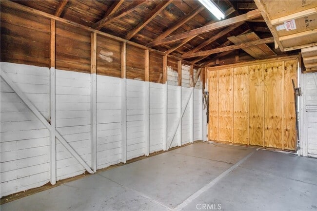 Building Photo - 959 W 17th St