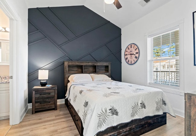 Building Photo - Stunning Top-Floor 2-Bedroom Retreat with ...