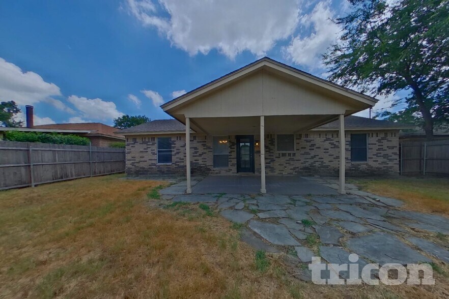Building Photo - 6625 Old Whitley Rd