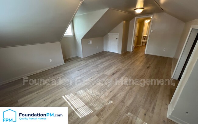 Building Photo - 1847 Driftwood Ave