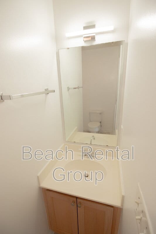 Building Photo - 9490 Leeds Cir