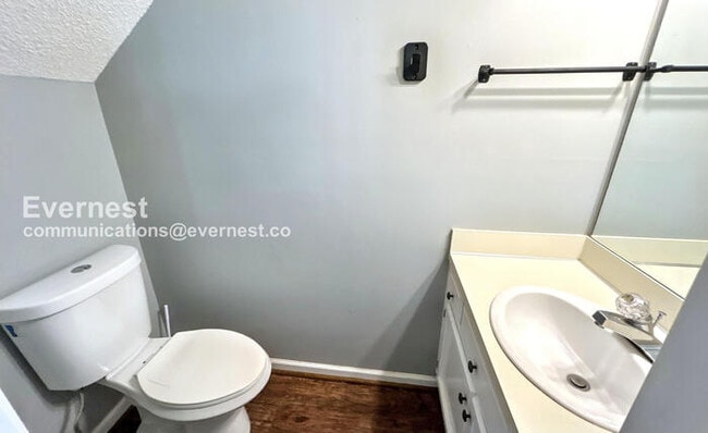 Building Photo - 493 Cedar Crest Dr