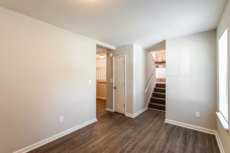 Building Photo - 806 Durham Crossing