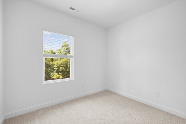 Building Photo - 2910 Kempthorne Rd