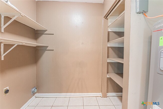 Building Photo - 3006 Belmont Dr