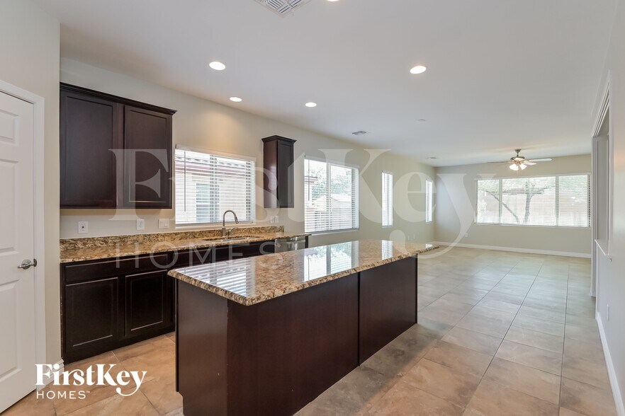 Building Photo - 8839 W Irongate Rd