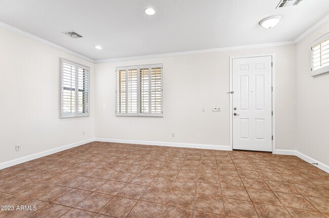 Building Photo - 4046 S Tatum Ln
