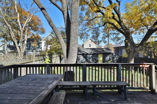 Building Photo - 476 Zimpfer St