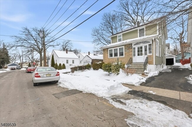 Building Photo - 57 Menzel Ave