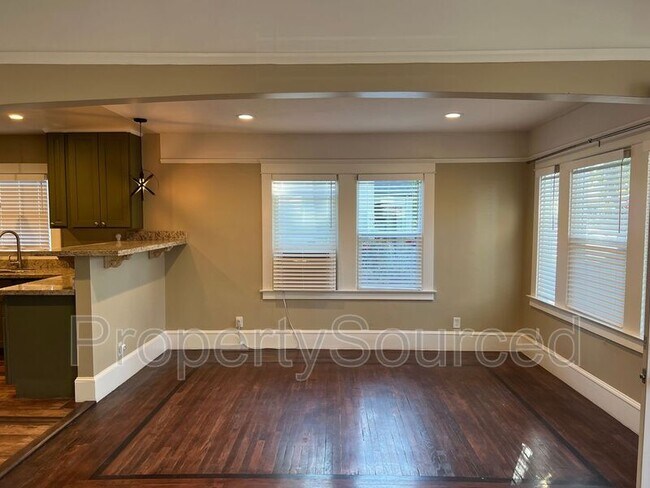 Building Photo - 151 Berverdor Ave