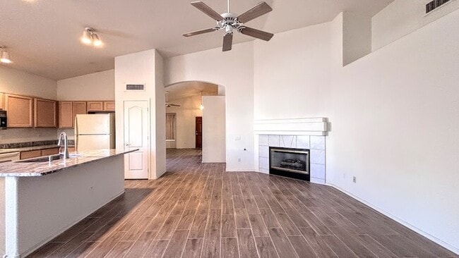 Building Photo - Spacious 4BR 2BA Home w/ Mountain-View Patio • Granite Counters • 2-Car Garage in Tucson