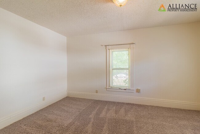 Building Photo - 711 Fremont St