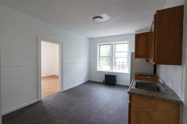 Primary Photo - 573 Ave E