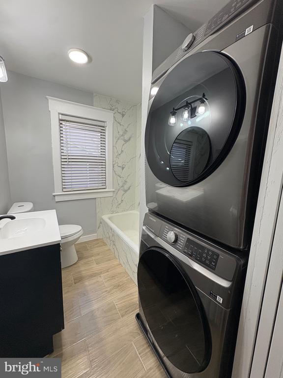 Building Photo - 1224 Newton Ave