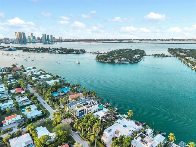 Building Photo - 279 N Hibiscus Dr