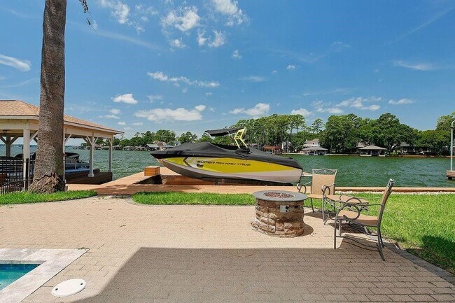 Building Photo - 12374 Lake Vista Dr