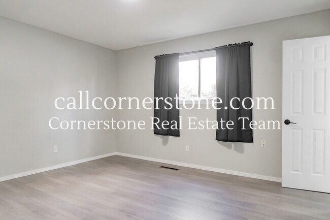 Building Photo - 1320 Verde Dr