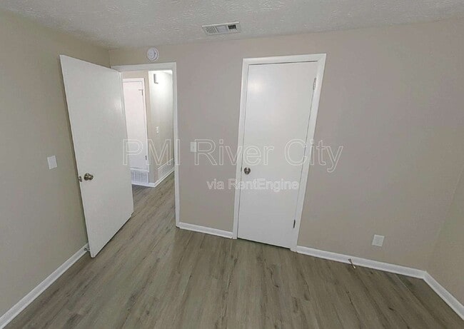 Building Photo - 1214 Santiago Dr