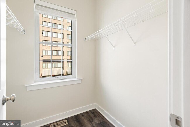 Building Photo - 206 E Pennsylvania Ave