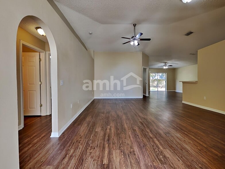 Building Photo - 1844 Saga Ct