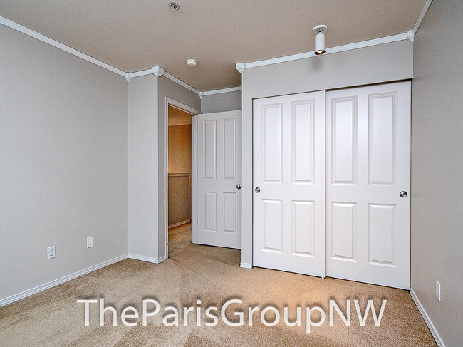 Building Photo - Remarkable River Ridge TH * 3br+Bonus * 2car Garage *Outdoor Rec
