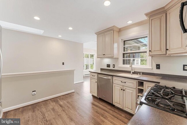 Building Photo - 3867 Chesterbrook Rd