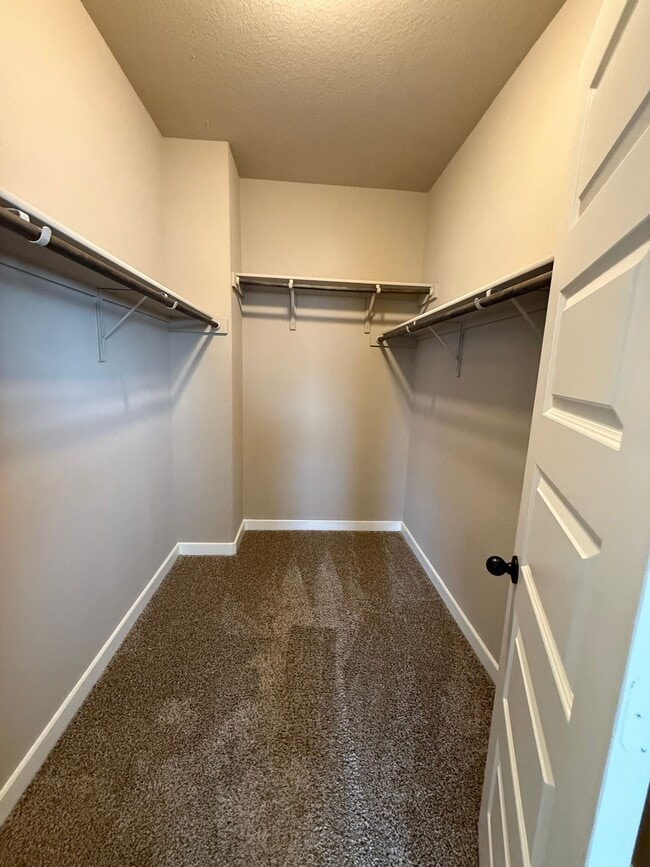 Building Photo - 2249 Avery Village